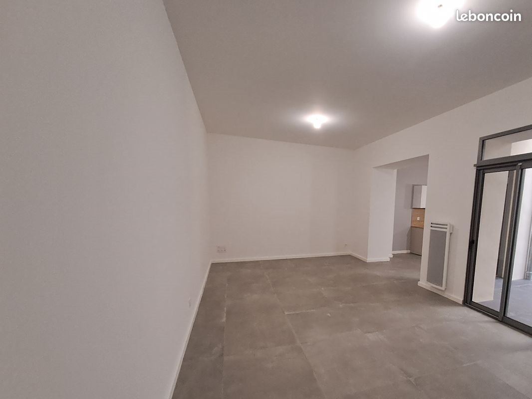 Appartement à louer, 93m², Nîmes
