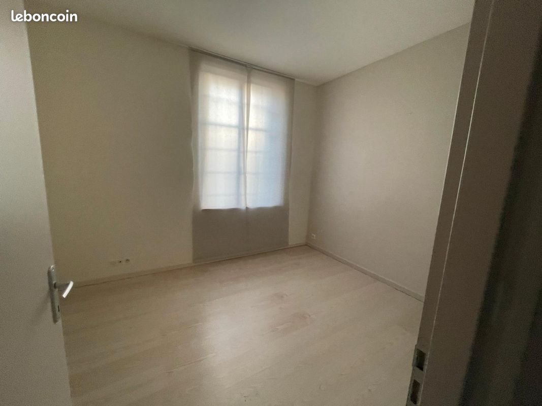 Appartement à louer, 55m², Montreux-Château