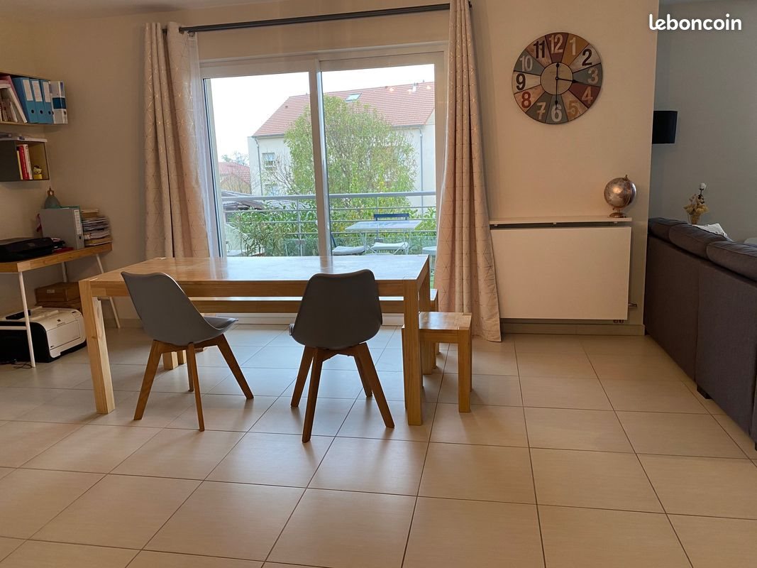 Appartement à louer, 76m², Péron