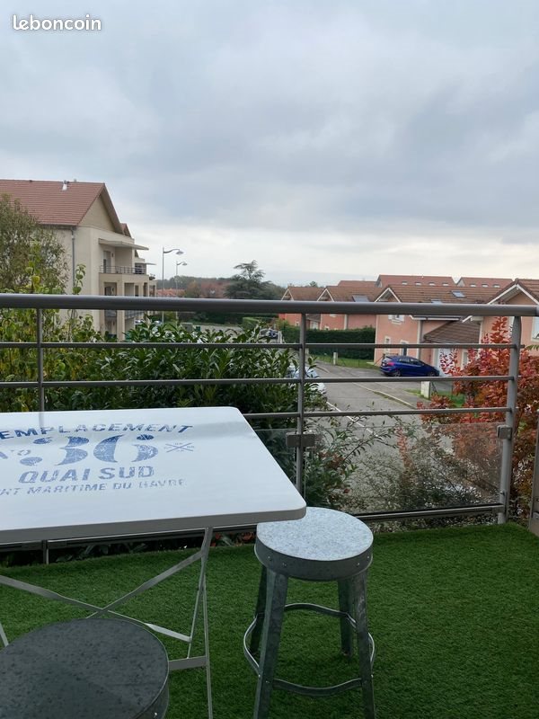 Appartement à louer, 76m², Péron