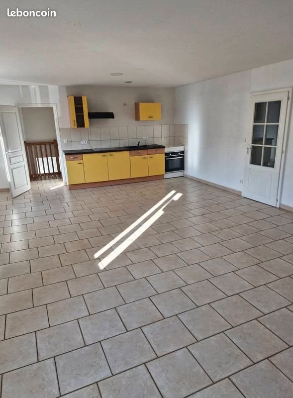 Appartement à louer, 65m², Combeaufontaine