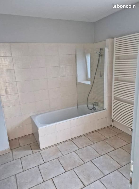 Appartement à louer, 65m², Combeaufontaine