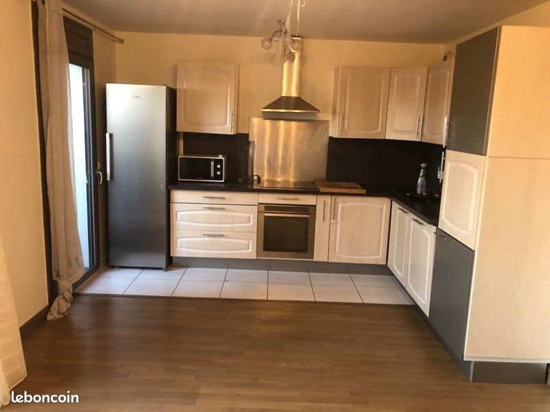 Appartement à louer, 70m², Nanterre
