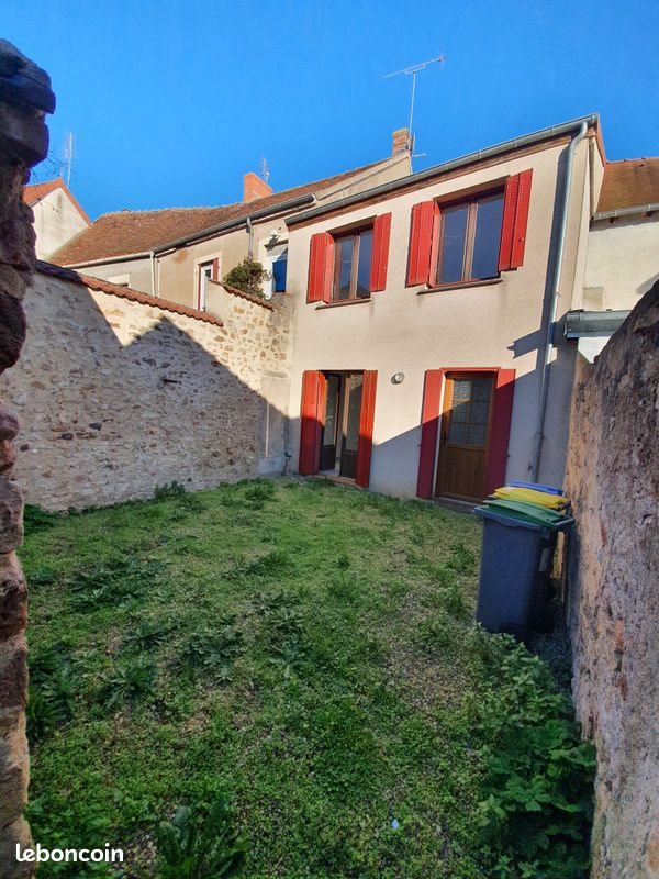 Maison à vendre, 95m², Saint-Amand-Montrond