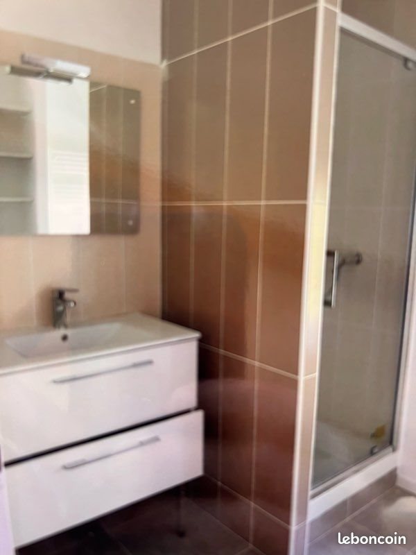 Appartement à louer, 60m², Roquemaure