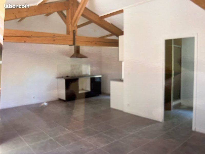 Appartement à louer, 60m², Roquemaure