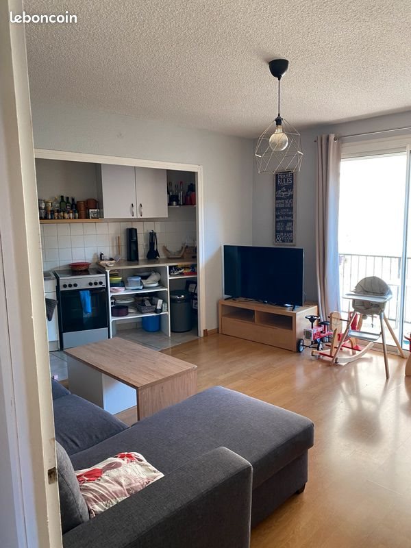 Appartement à louer, 55m², Sarras