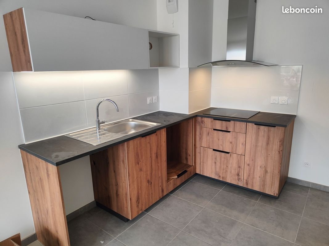 Appartement à louer, 46m², Le Puy-Sainte-Réparade
