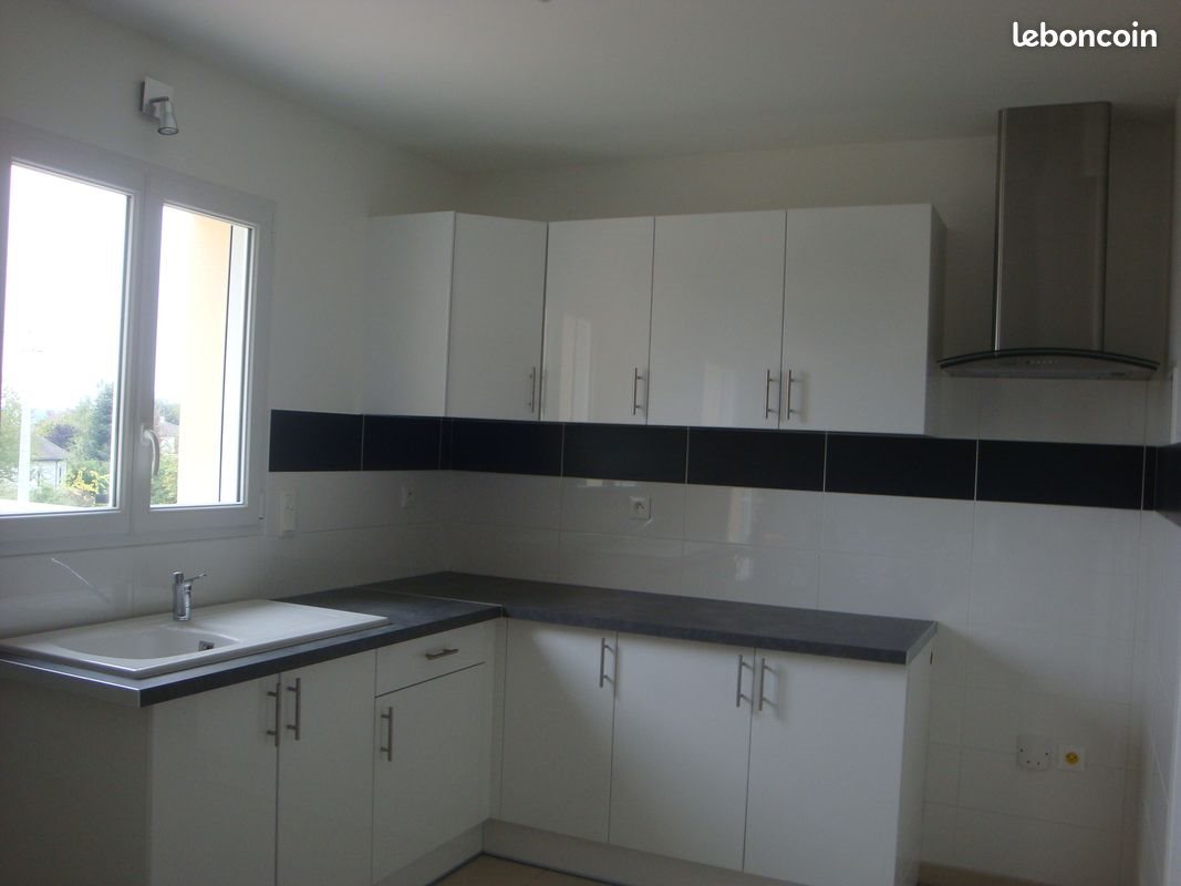 Maison à louer, 96m², Montamisé