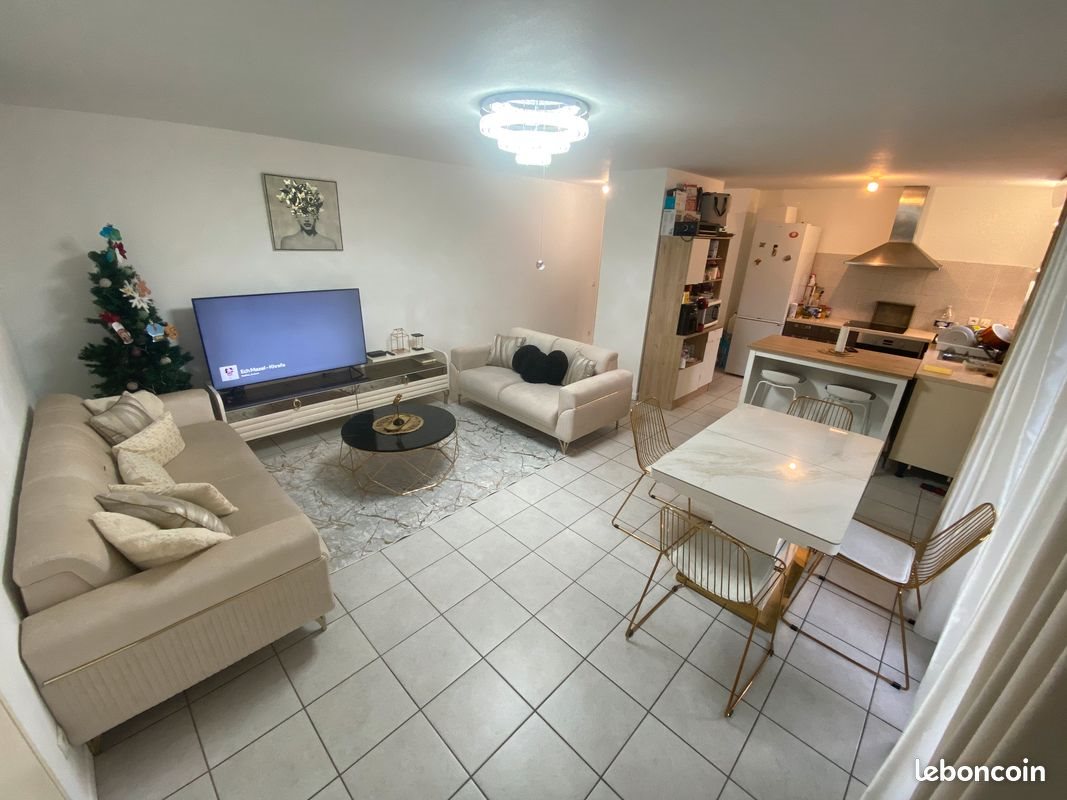 Appartement à louer, 80m², Vaulx-en-Velin