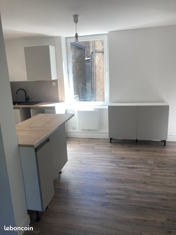 Appartement à louer, 25m², Lons-le-Saunier
