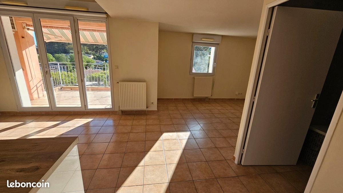 Appartement à louer, 66m², Roquevaire