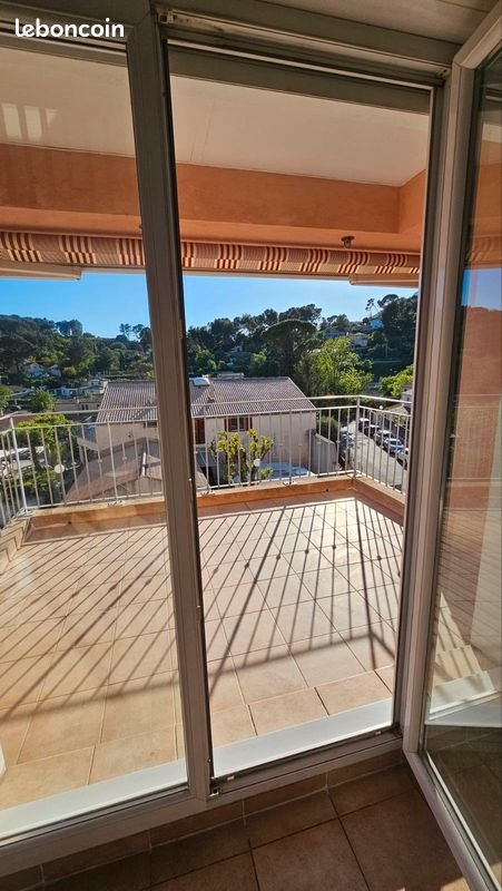 Appartement à louer, 66m², Roquevaire