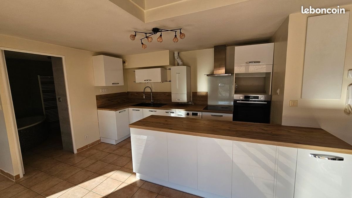 Appartement à louer, 66m², Roquevaire