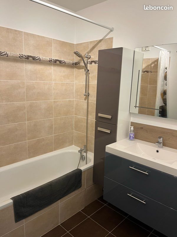 Appartement à louer, 63m², Pourcieux