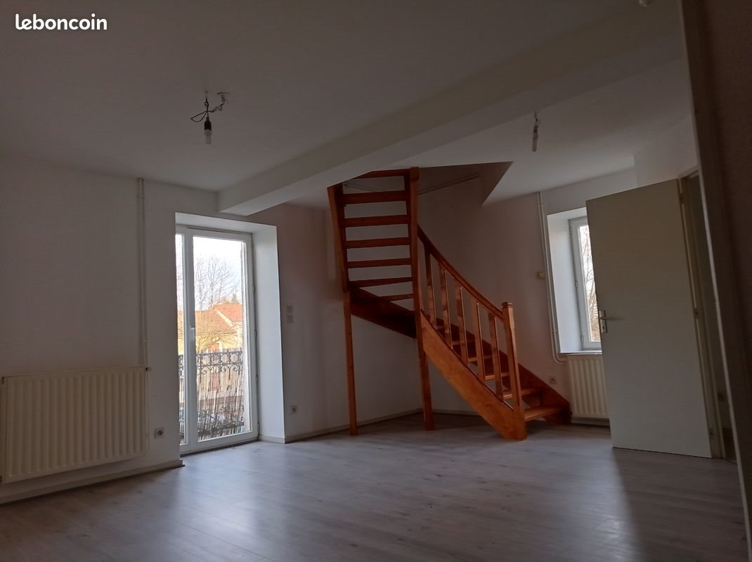 Appartement à louer, 36m², Saint-Jodard