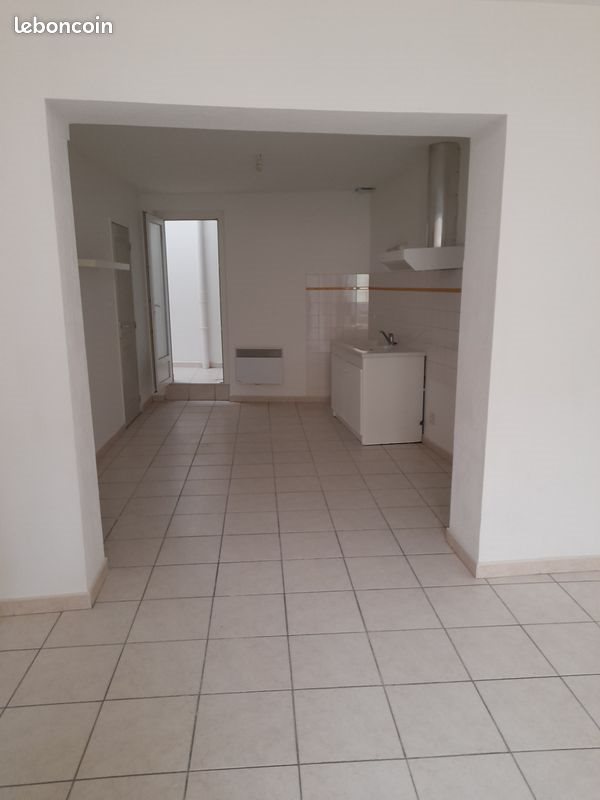 Appartement à louer, 58m², Calvisson