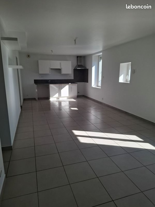 Appartement à louer, 57m², Roiffieux