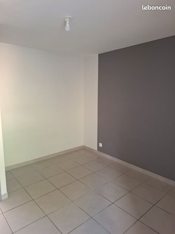 Appartement à louer, 57m², Roiffieux