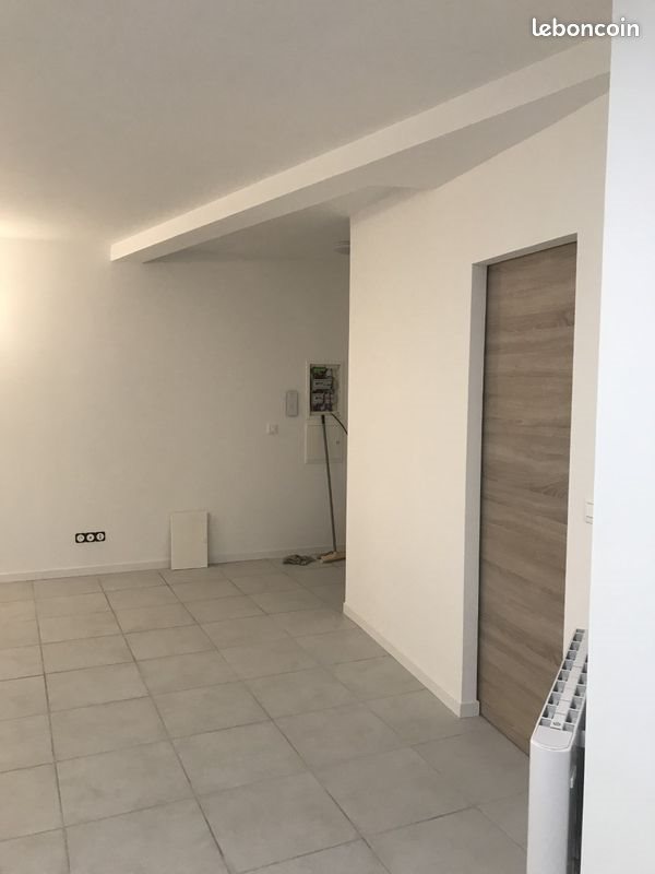 Appartement à louer, 30m², Sainte-Cécile-les-Vignes