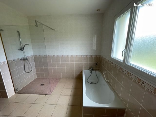 Maison à louer, 146m², Virazeil