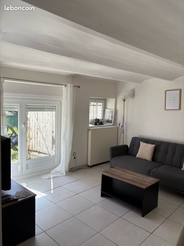 Appartement à louer, 40m², Saint-Max