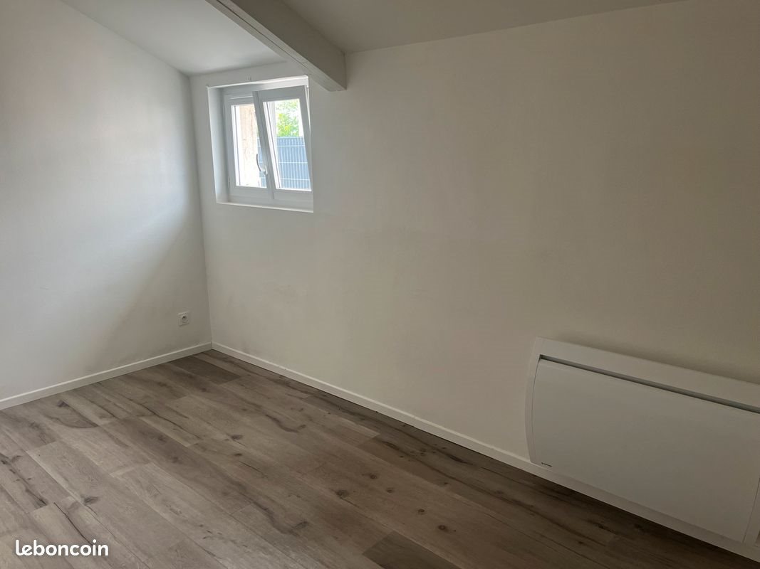 Maison à louer, 85m², Savigné-l'Evêque