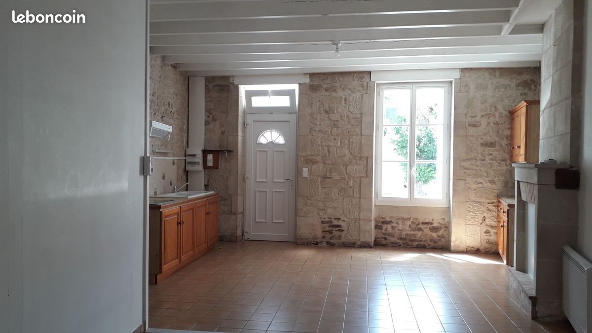 Maison à louer, 83m², Oyré