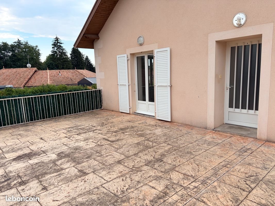 Appartement à louer, 100m², Breuches