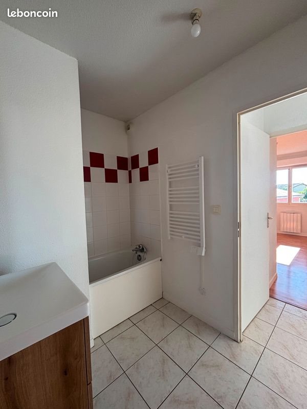 Appartement à louer, 42m², Coutras