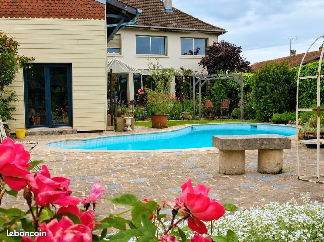 Maison à vendre, 262m², Saint-Amand-sur-Fion