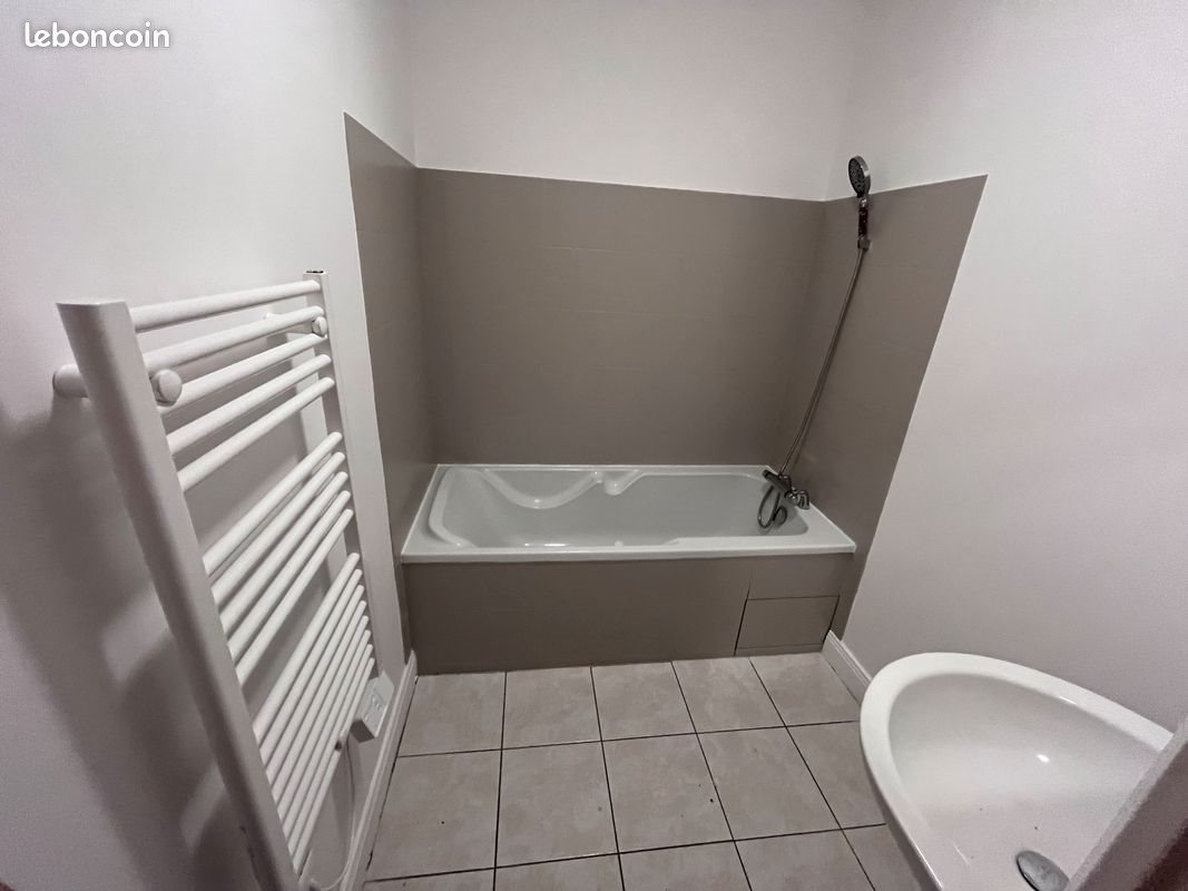 Maison à louer, 72m², Vergt