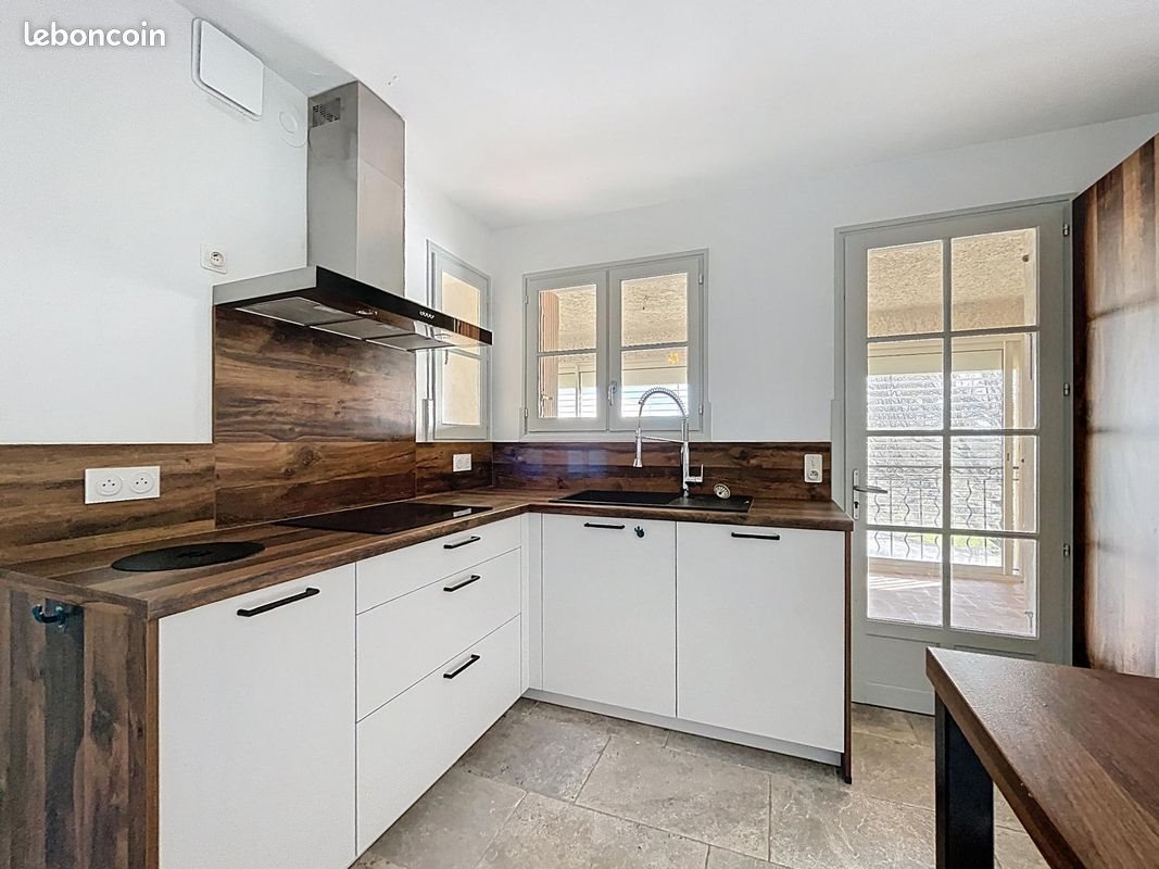 Maison à louer, 151m², Forcalquier