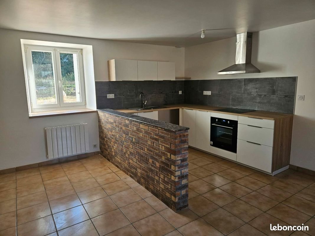 Maison à louer, 85m², Peillac