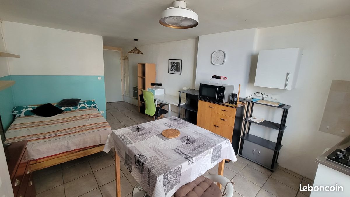 Appartement à louer, 23m², Aubenas