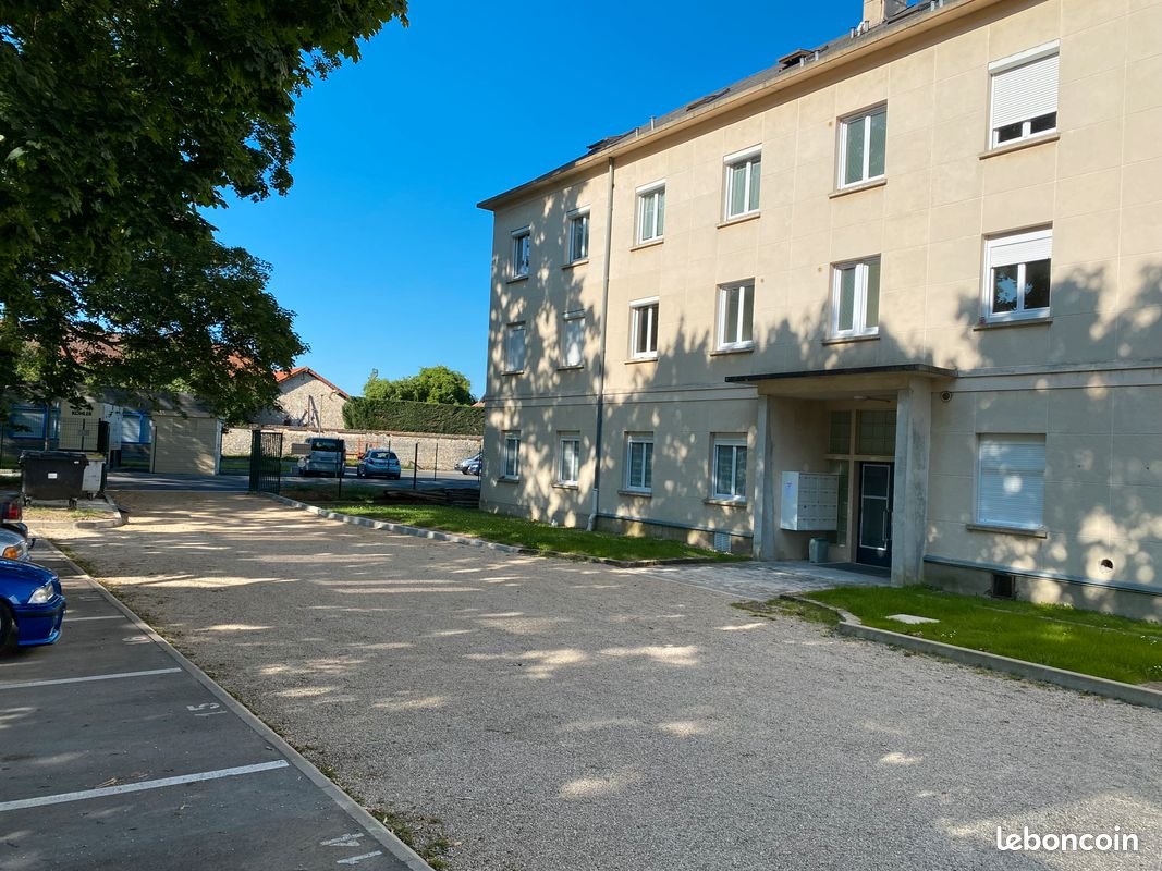 Appartement à louer, 2828m², Champcueil