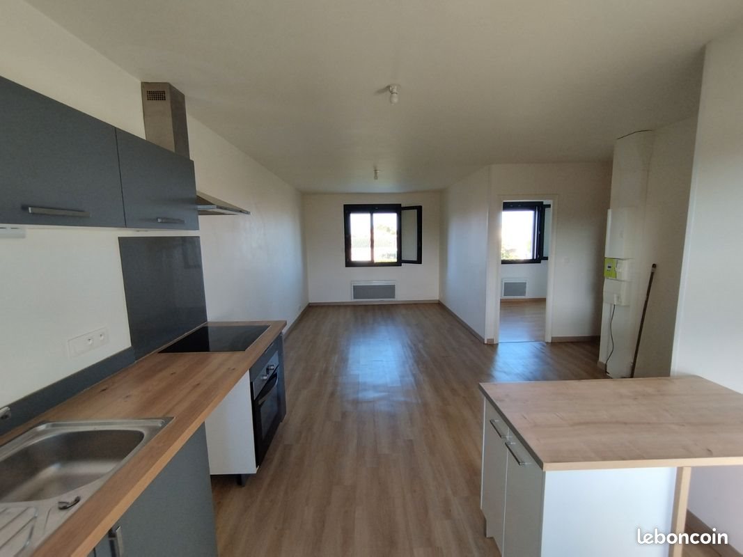 Appartement à louer, 45m², Saint-Juéry