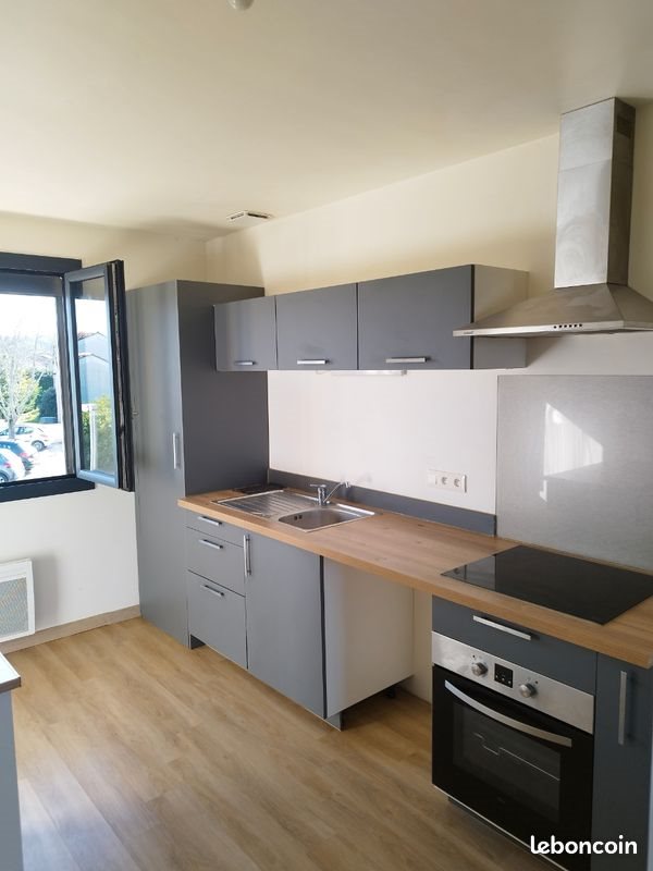 Appartement à louer, 45m², Saint-Juéry