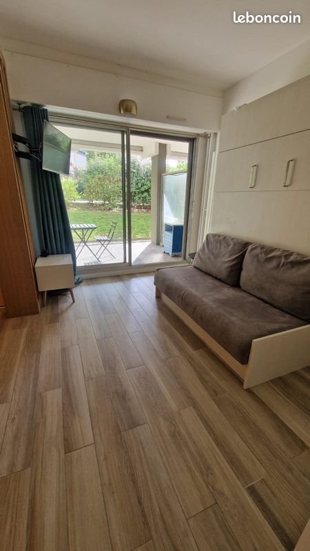 Appartement à louer, 25m², Courbevoie