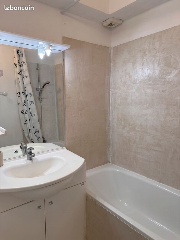 Appartement à louer, 45m², Saint-Saturnin-lès-Avignon