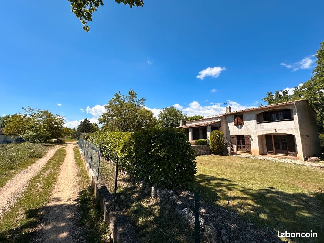 Maison à louer, 132m², Saint-Cézaire-sur-Siagne