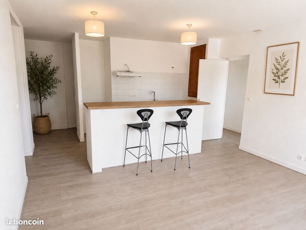 Appartement à louer, 66m², Châlus