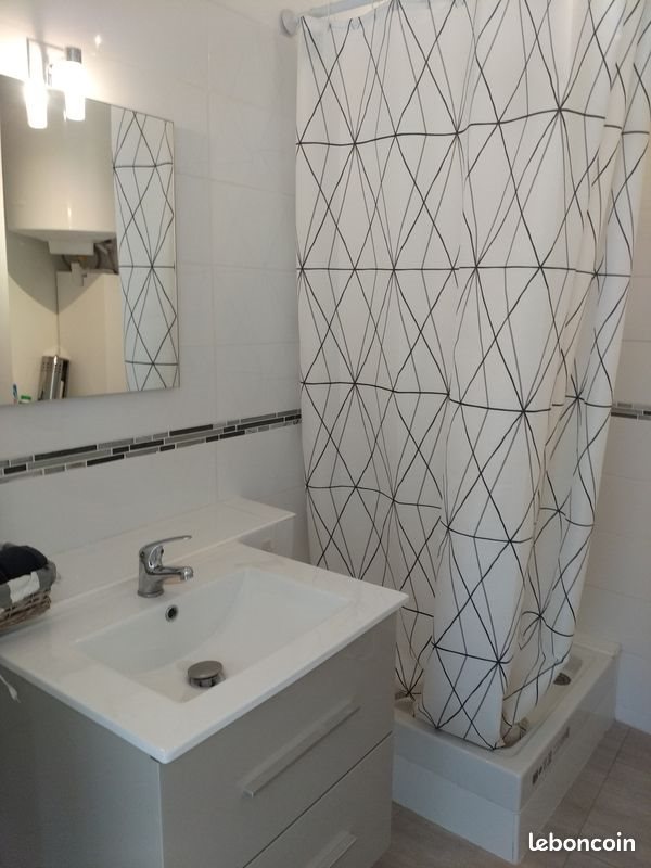 Appartement à louer, 214m², Cabasse