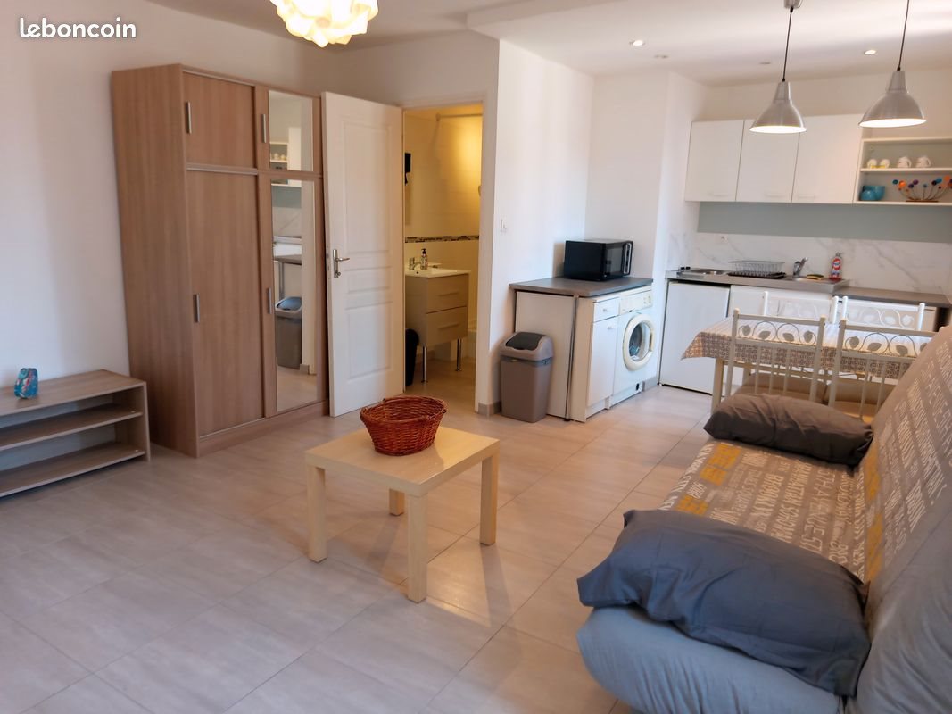 Appartement à louer, 214m², Cabasse