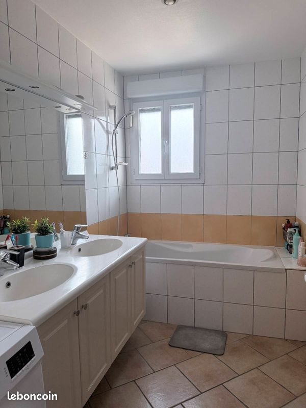 Appartement à louer, 78m², Romanèche-Thorins