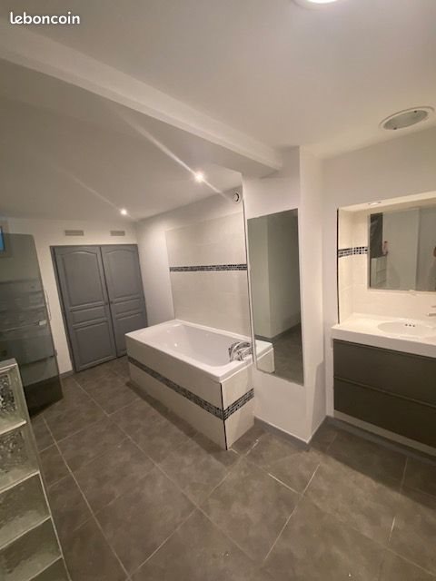 Appartement à louer, 60m², Mèze