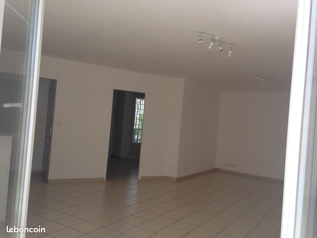 Appartement à louer, 73m², Candé