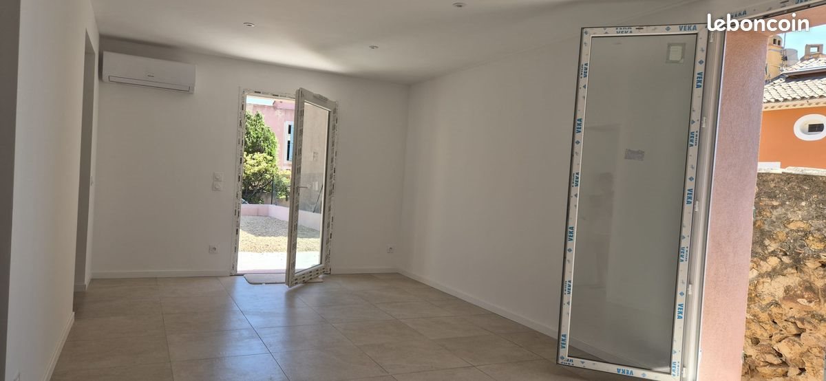 Maison à louer, 60m², Carqueiranne