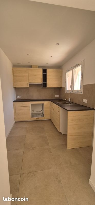 Maison à louer, 60m², Carqueiranne