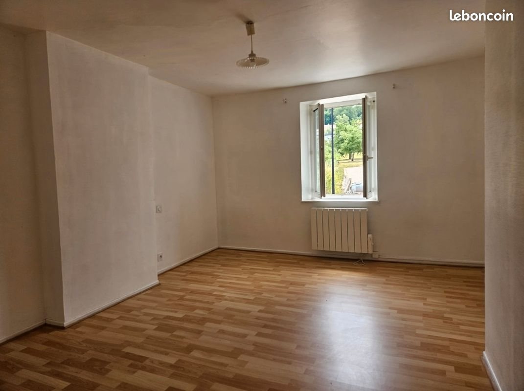 Maison à louer, 75m², Jussey